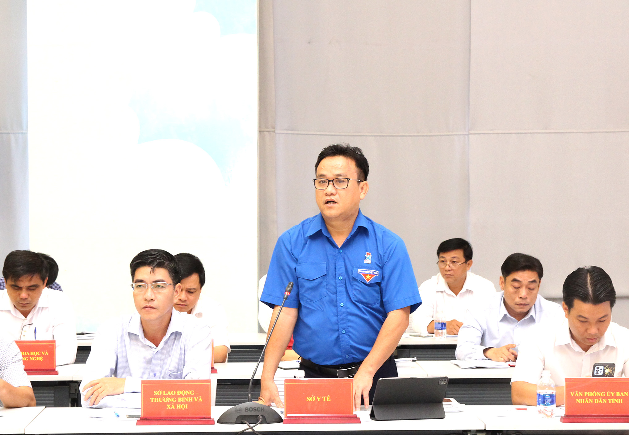 Đồng chí Huỳnh Minh Chín, Phó Giám đốc Sở Y tế phát biểu tại buổi họp báo (Ảnh: H.hào)